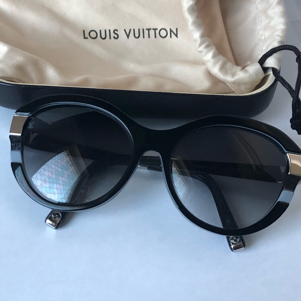 Authentic Louis Vuitton Petit Soupçon Cat Eye - Picture 7 of 7